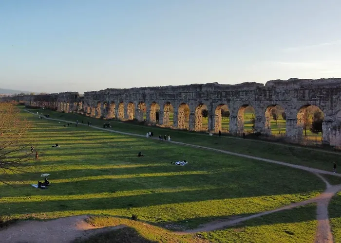 Acquedotti With Garden Rzym